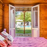 Aloupi * Skopelos stad