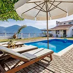 Villa Aloupi *