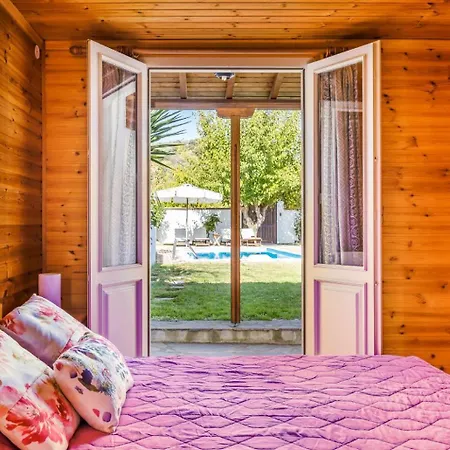 Aloupi * Skopelos Town
