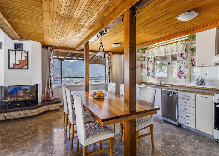 Aloupi * Città di Skopelos